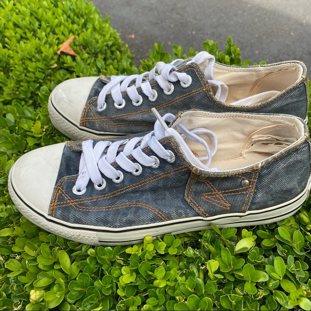 Luv You Ladies Sneakers Size 41/9.5